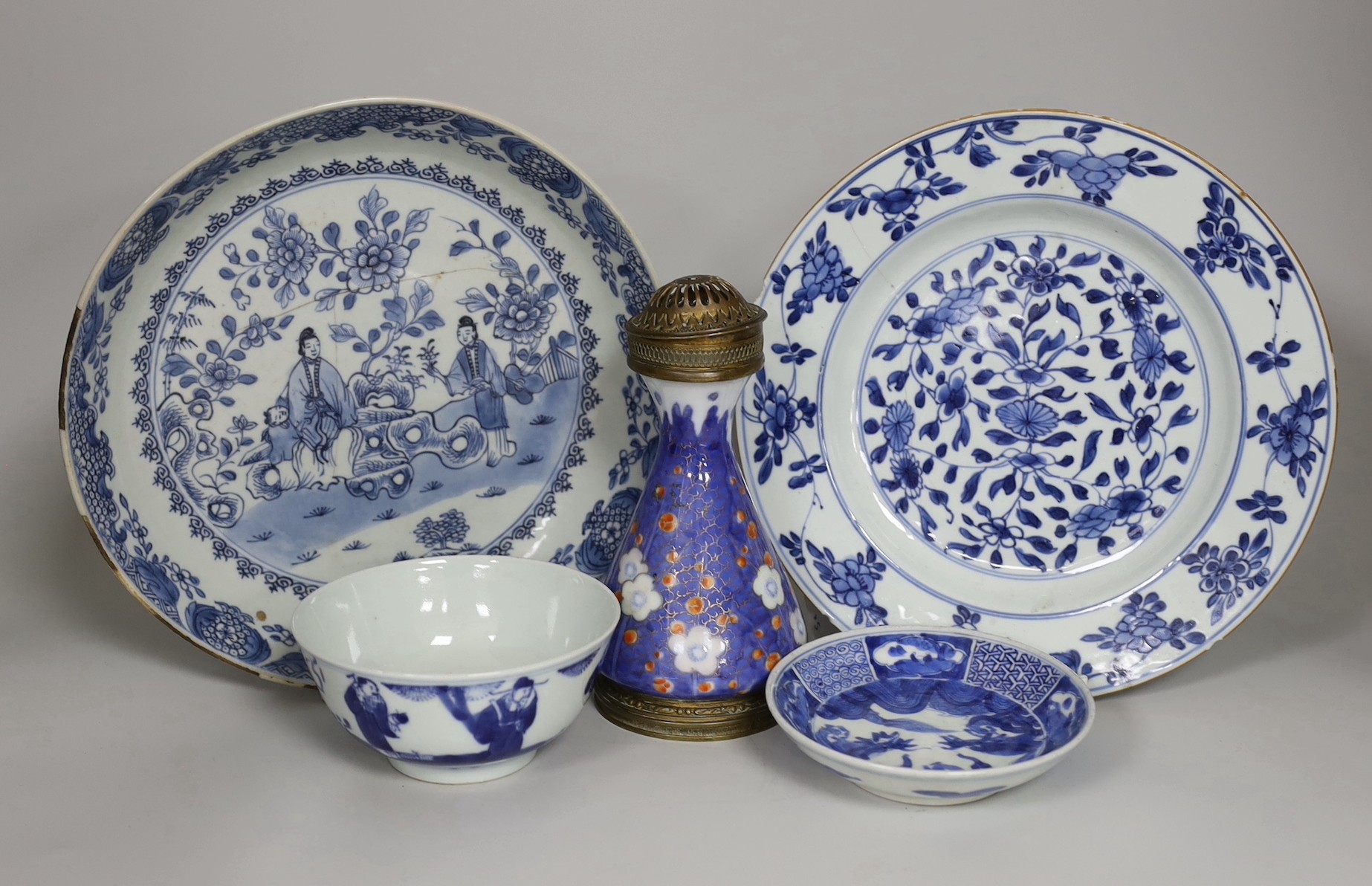 Three Chinese blue and white dishes and a bowl, together with an Imari vase. Largest 23cm diameter
